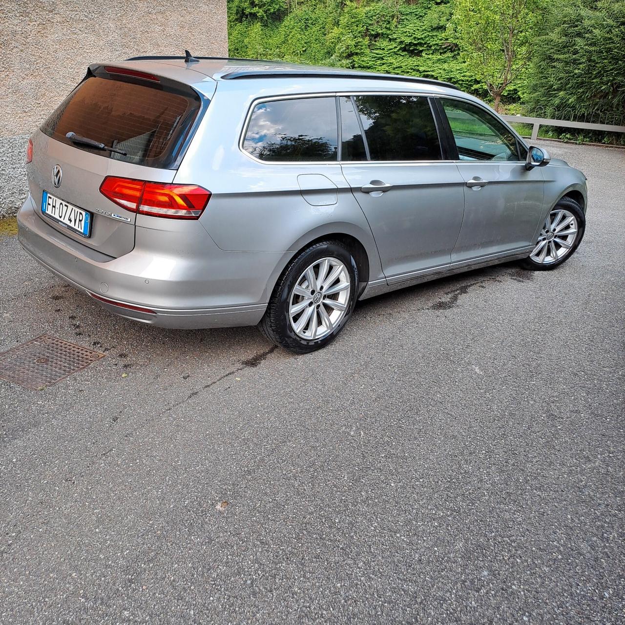 VW PASSAT 2.0TDI UNICO PROPRIETARIO - TENUTA BENE