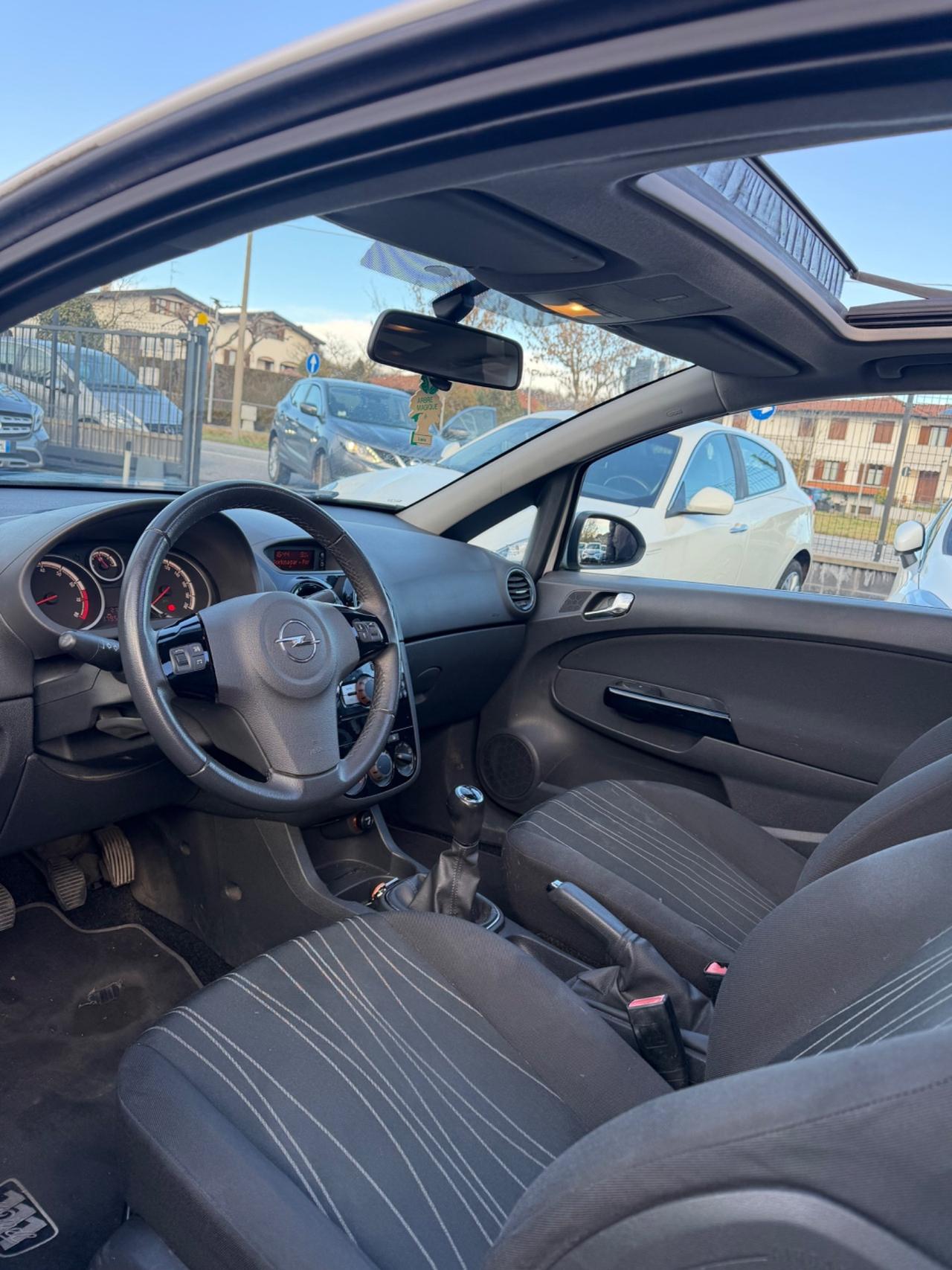 Opel Corsa 1.2 3 porte Sport