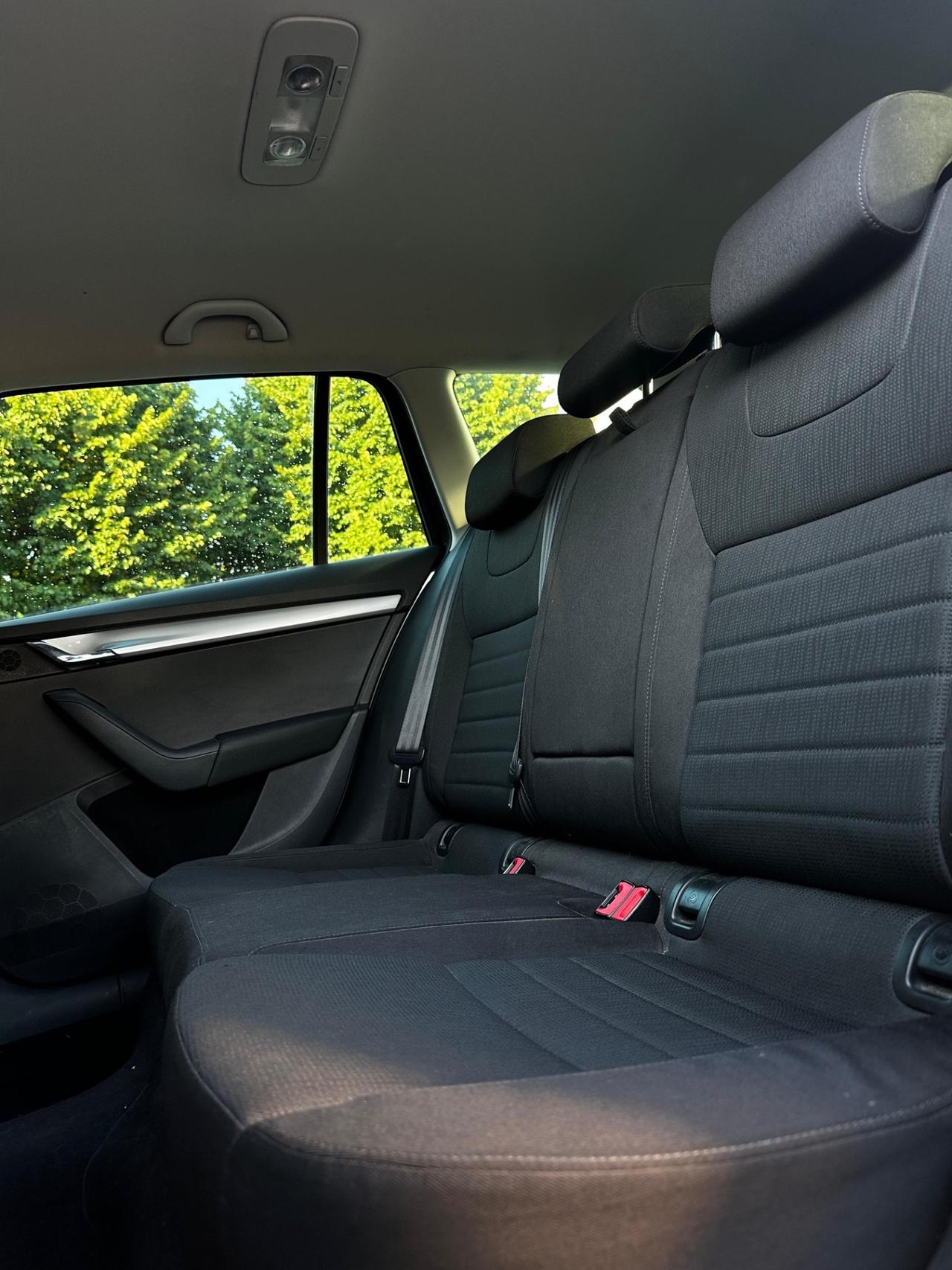 Skoda Octavia 1.6 TDI CR 105 CV Wagon Executive
