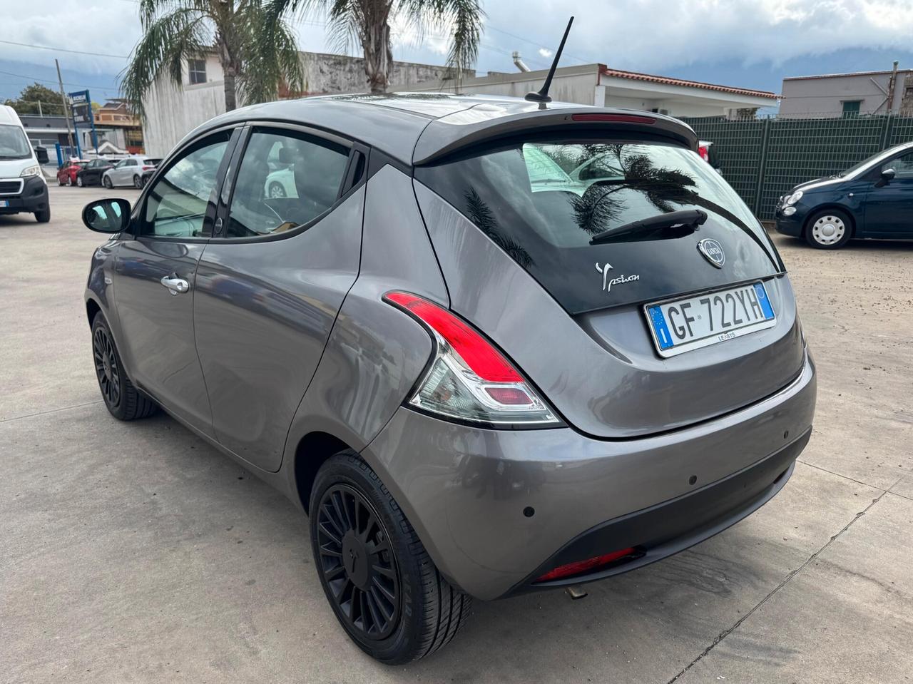 Lancia Y Gold 1.0 FireFly 70cv S&S Hybrid 2021