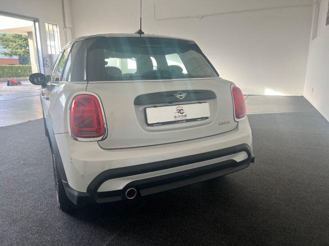 MINI Cooper 1.5 Cooper Business 5 porte