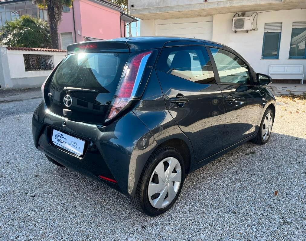 Toyota Aygo 1.0 x-play 5p my15
