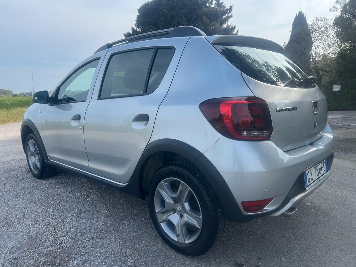 Dacia Sandero Stepway 1.0 TCe 100 CV ECO-G Comfort
