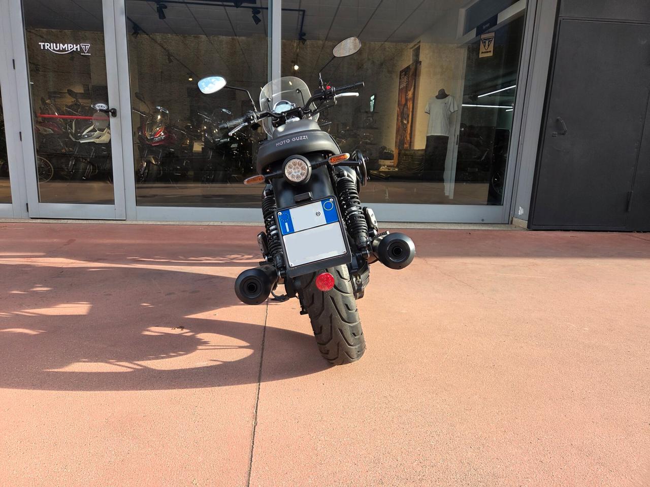 Moto Guzzi V7 Stone