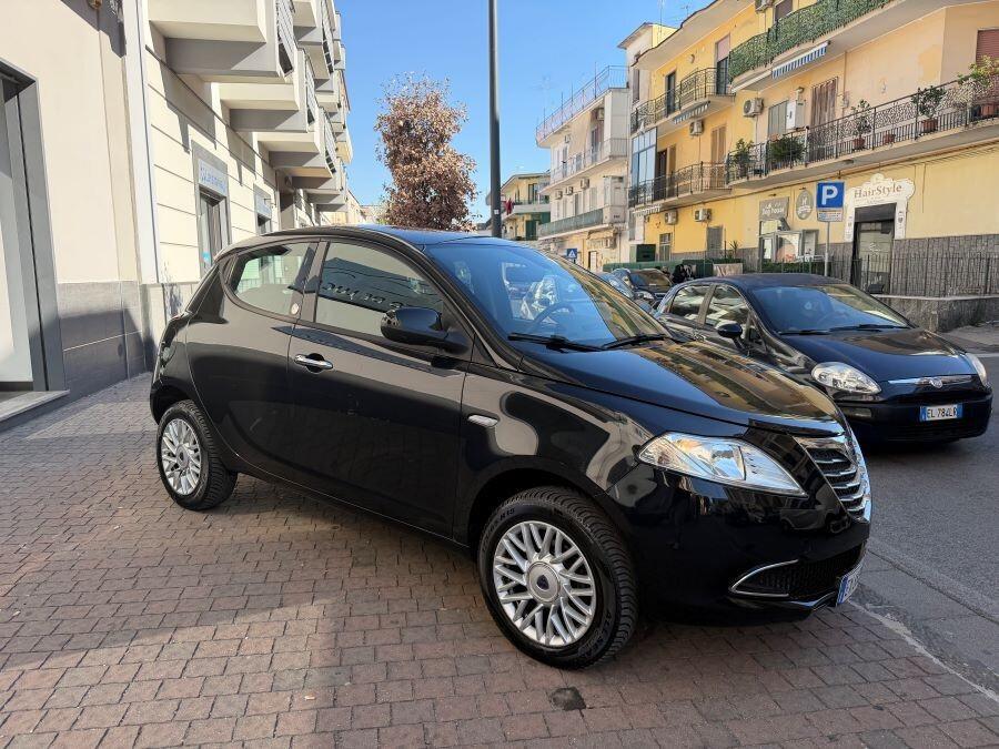 LANCIA YPSILON 900 METANO PLATINO CERTIFICATA NUOV