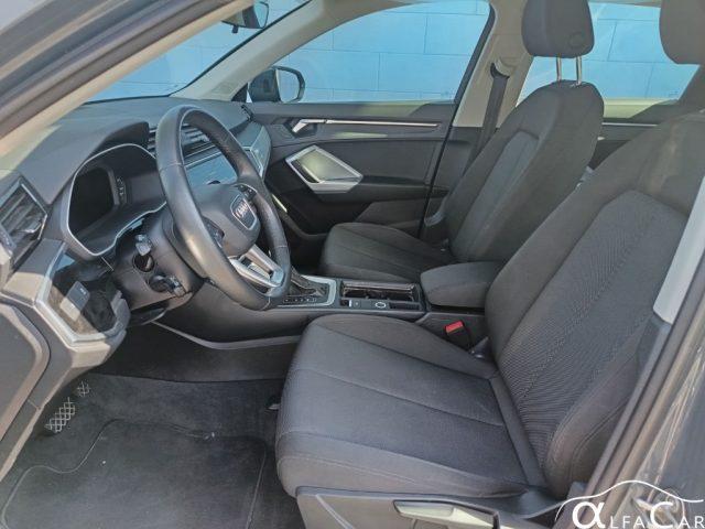 AUDI Q3 35 TFSI S tronic Business