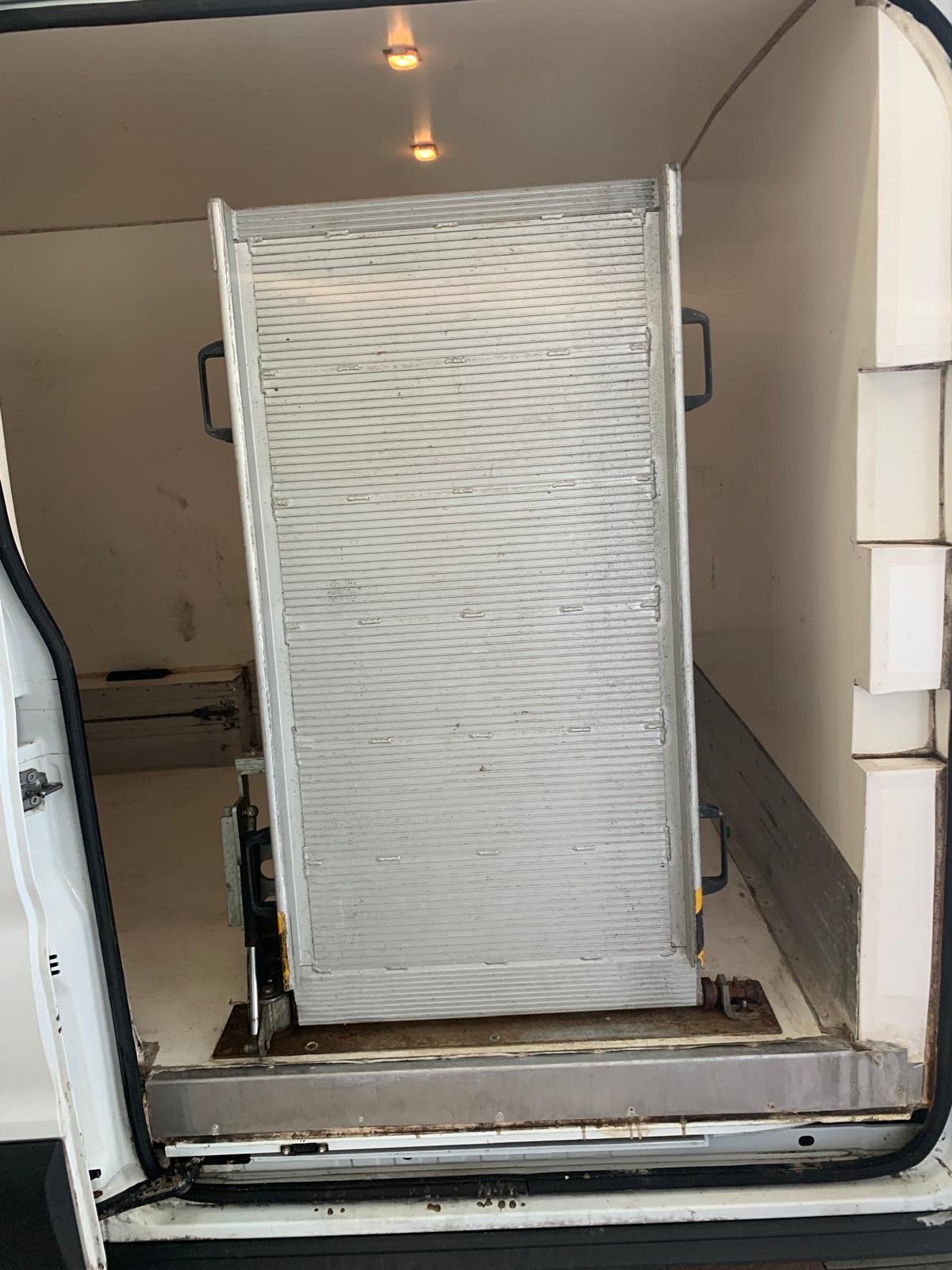 FORD TRANSIT FURGONE ISOTERMICO