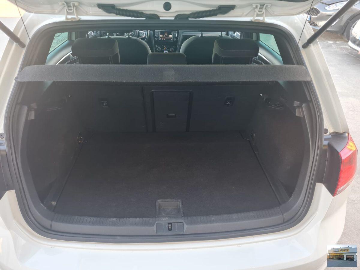 VOLKSWAGEN Golf R-Line-Euro 6B-Neopatentati