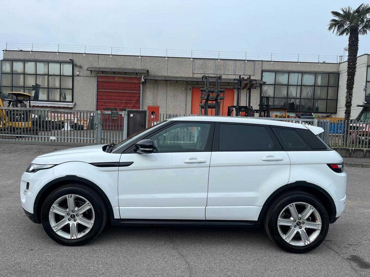 Land Rover Range Evoque 2.2 TD4 5p. Pure