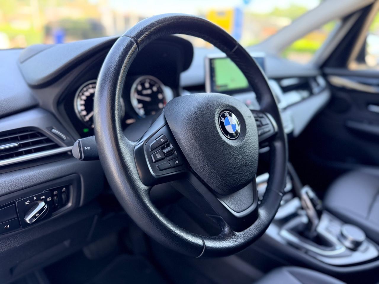 Bmw 2er Active Tourer 220d Luxury aut.