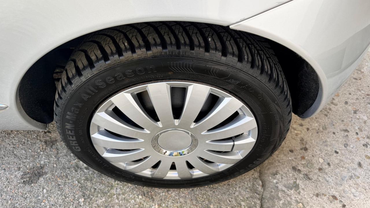 Lancia Ypsilon 1.2 Moda Milano