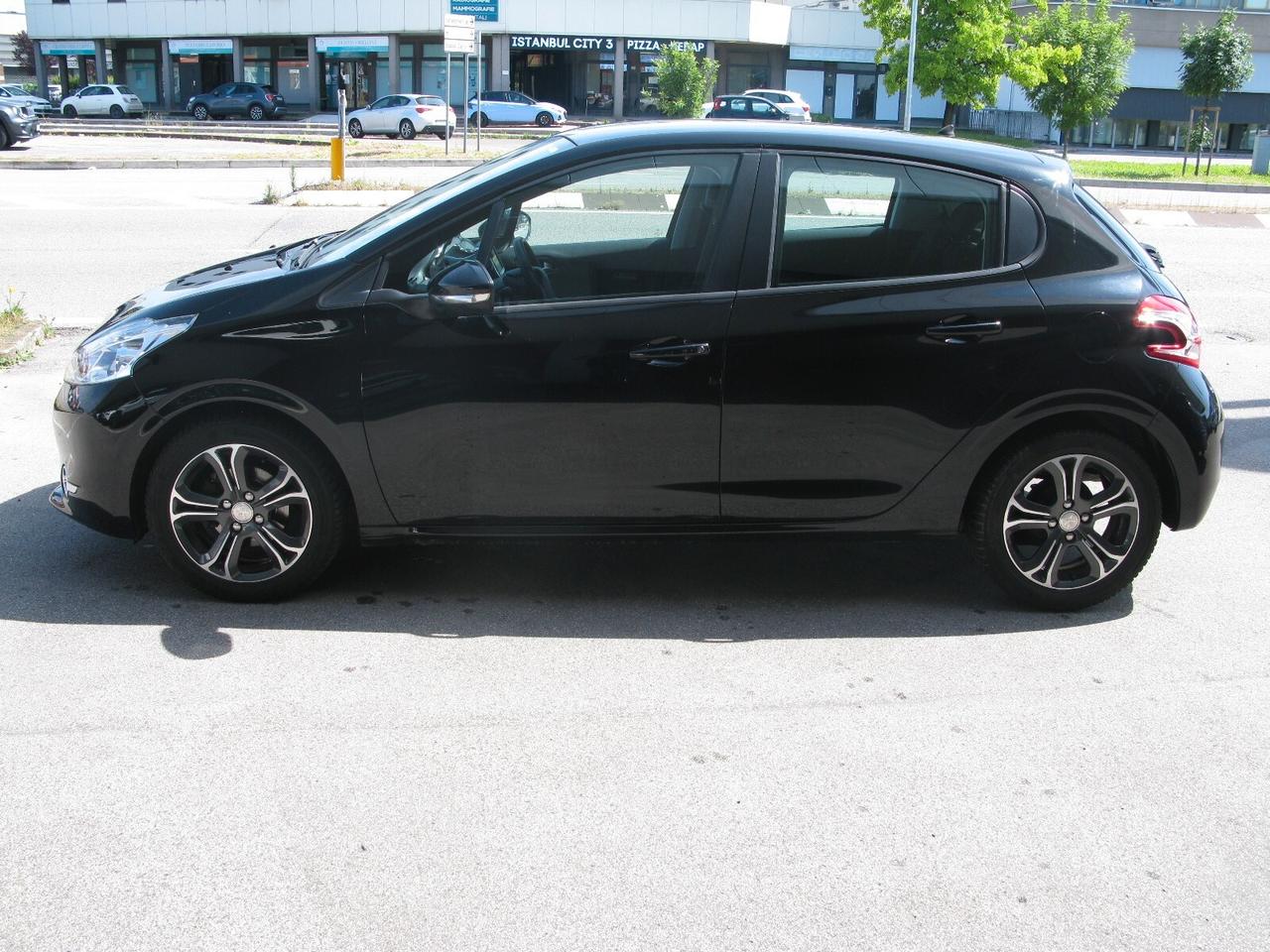 Peugeot 208 1.4 HDi 68 CV 5 porte Active