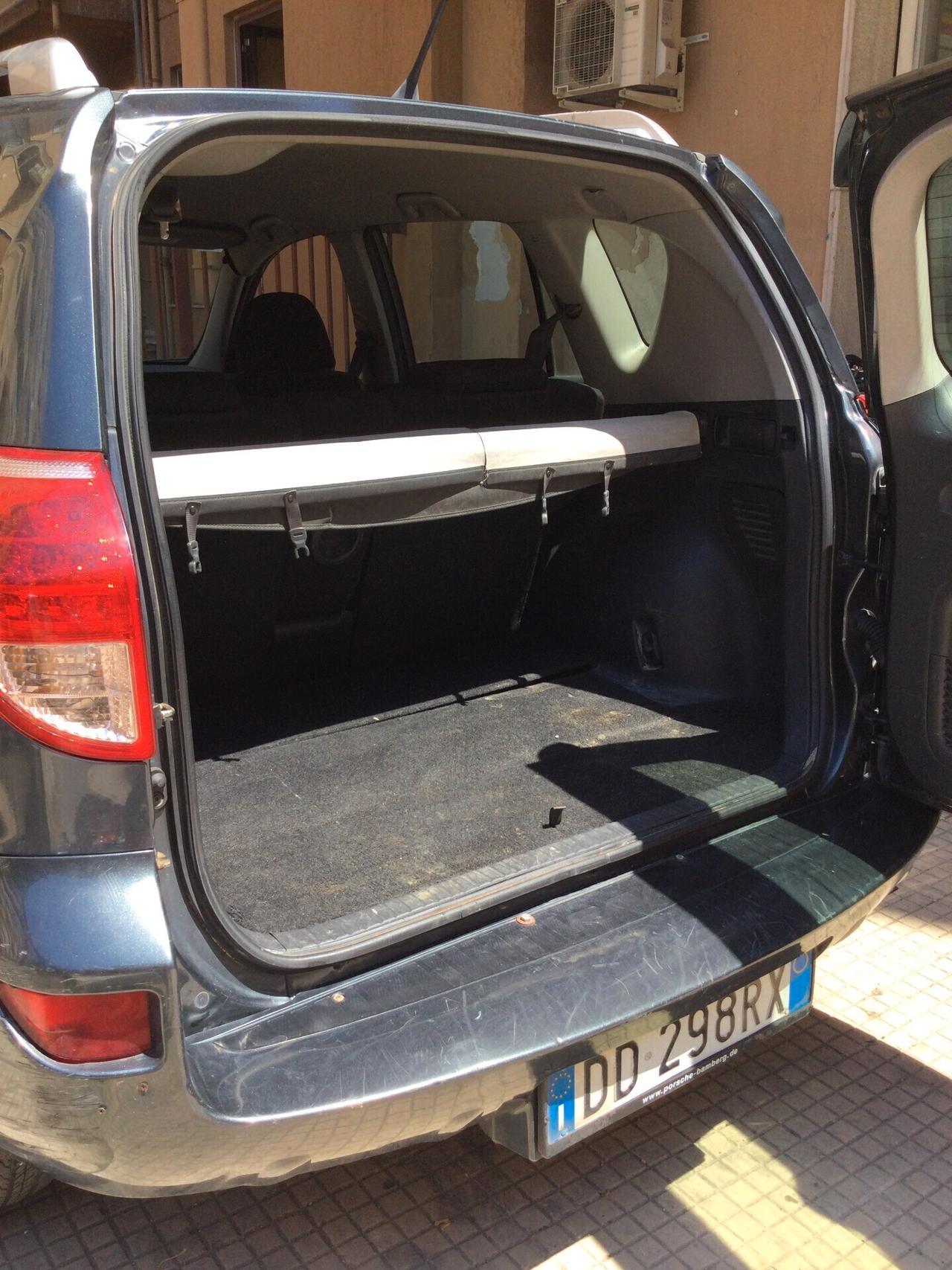 Toyota RAV4 2.2 D-4D 136 CV Luxury