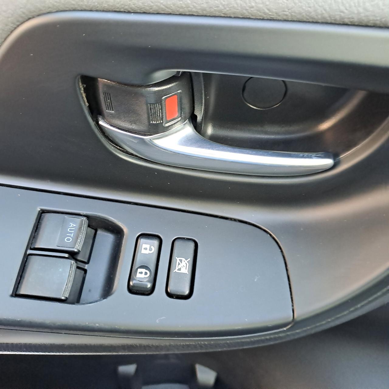 Toyota Yaris 1.5 Hybrid 73cv Business