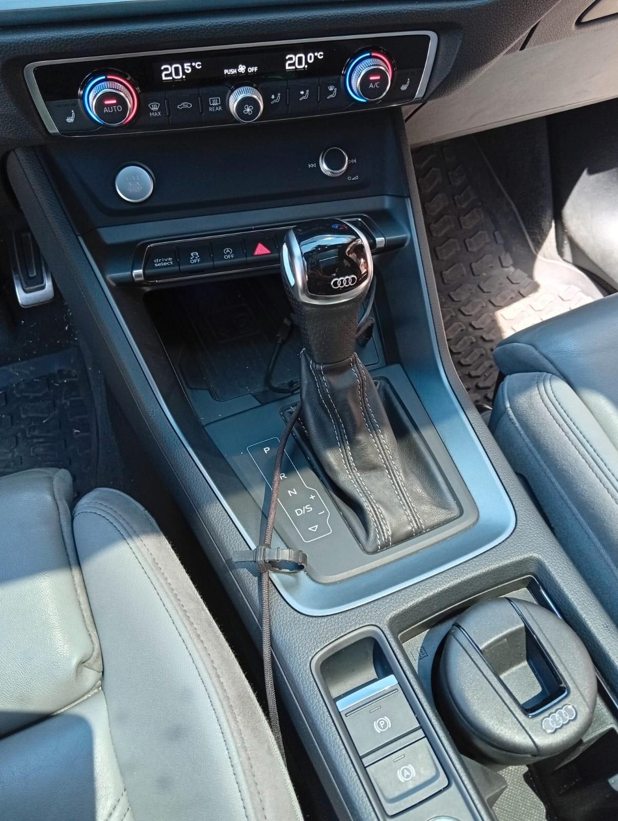 Audi Q3 35 TDI S tronic line edition (FULL OPTIONAL)
