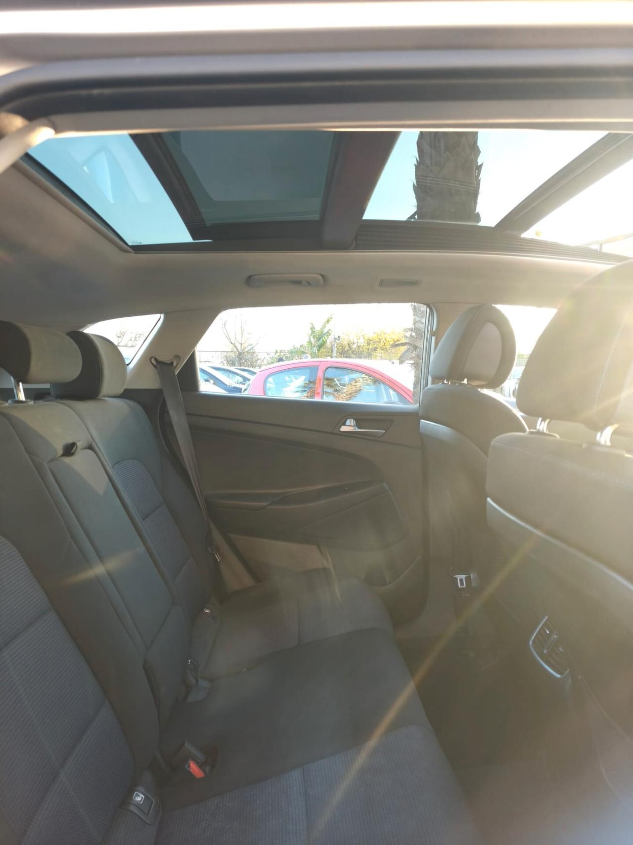 HYUNDAI TUCSON 1.6CRDI 116CV XTECH TETTO APRIBILE