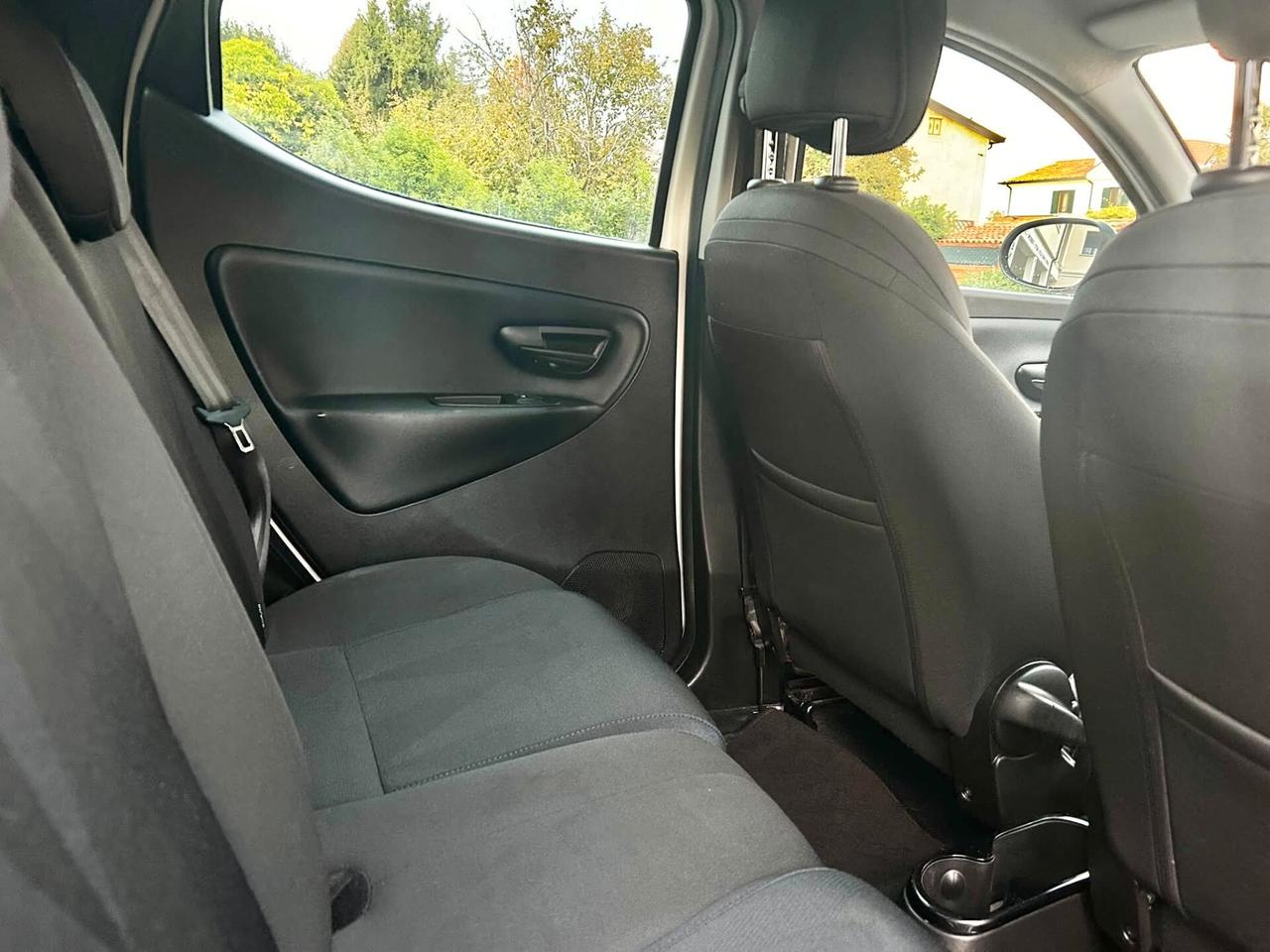 Lancia Ypsilon 1.2 69 CV 5 porte S&S Platinum