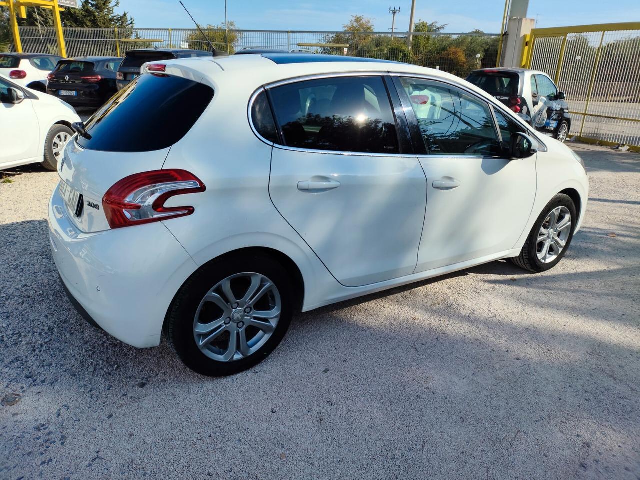Peugeot 208 PureTech 82 5 porte Allure GPL