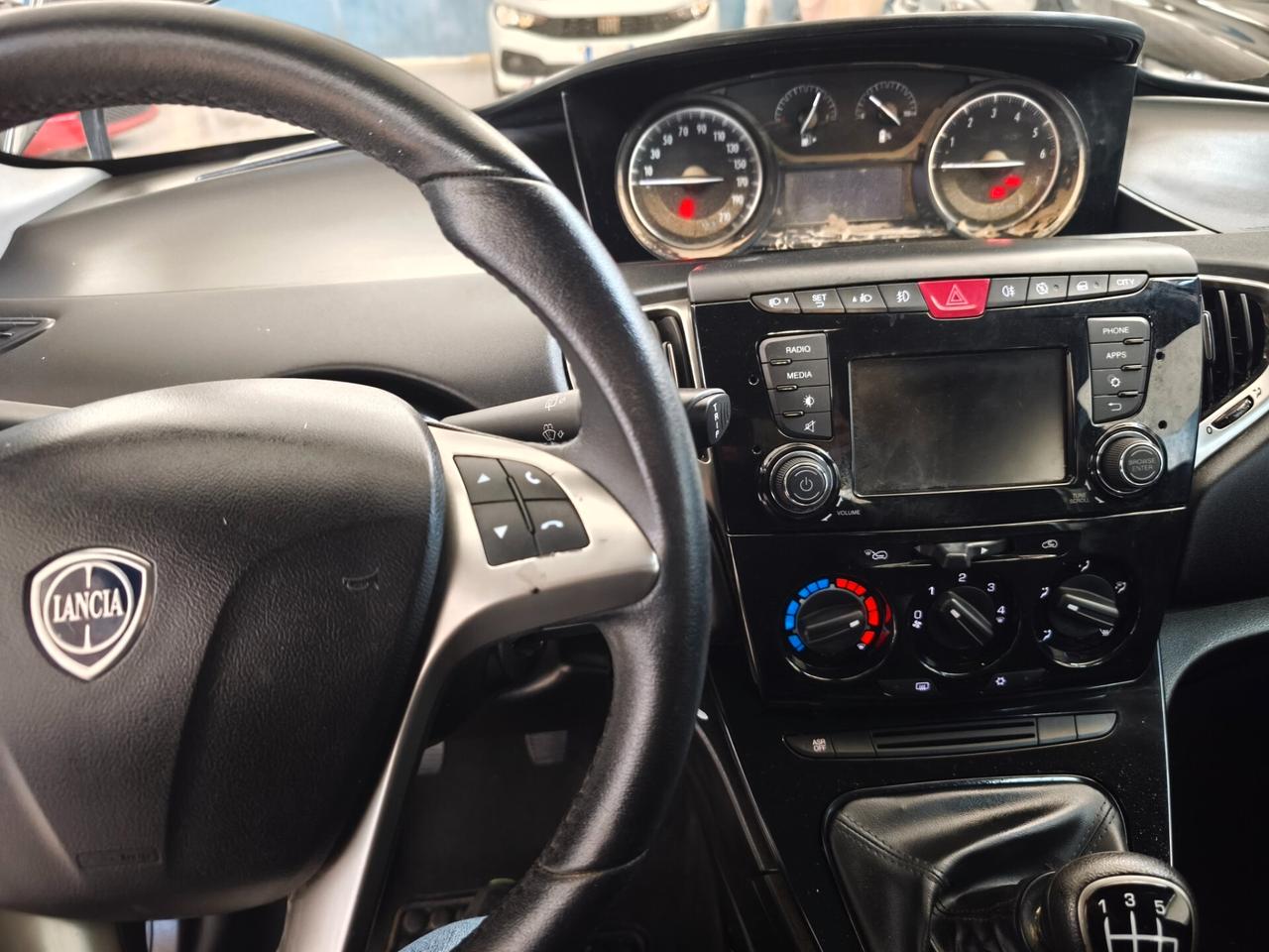 Lancia Ypsilon Hybrid Ecochic Gold ALLUVIONATA