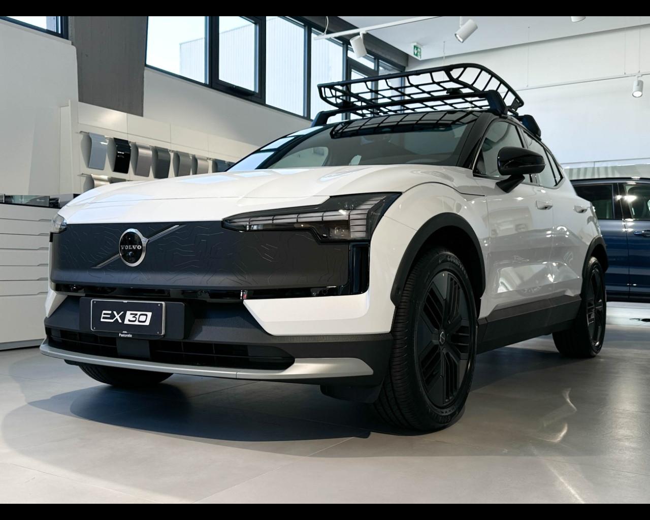 VOLVO EX30 Cross Country Ultra Twin Motor Performance
