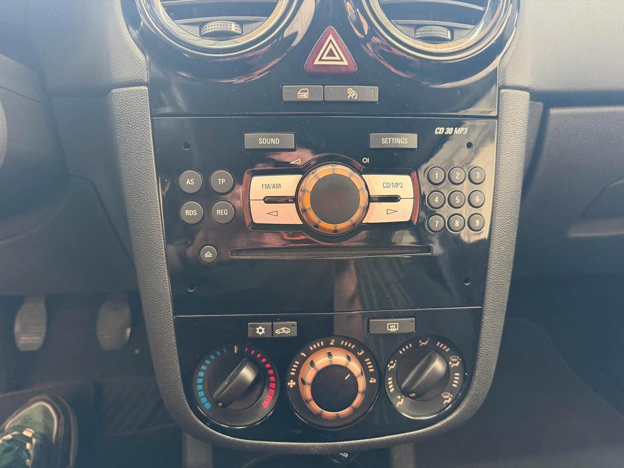 OPEL CORSA 1.2 BENZINA 85CV