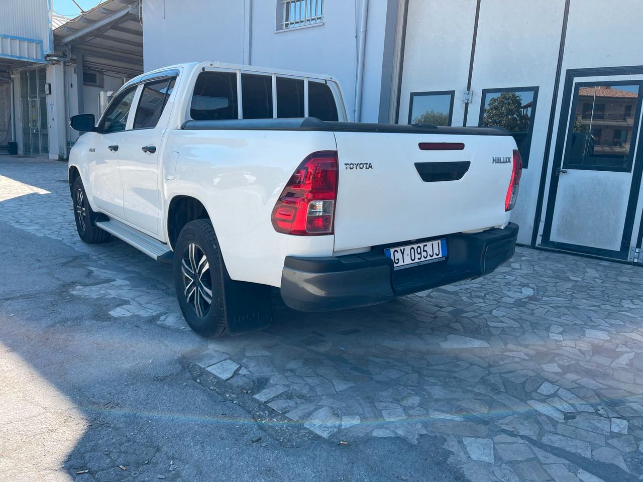 Toyota Hilux 2.4 D-4D A/T 4WD 4 porte Double Cab Lounge GX4X4