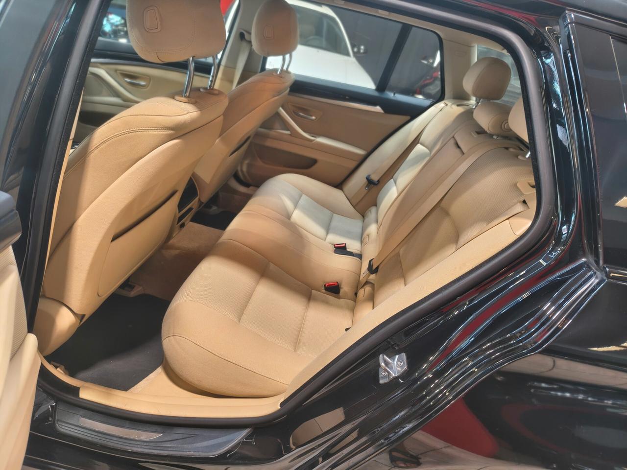 Bmw 525d Touring Business 2.0 220 CV automatica