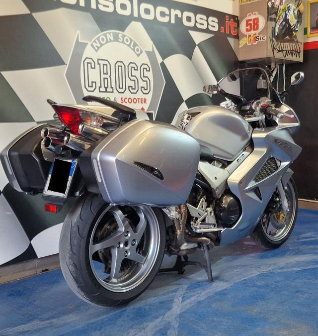 HONDA VFR 800 - ANNO 2007