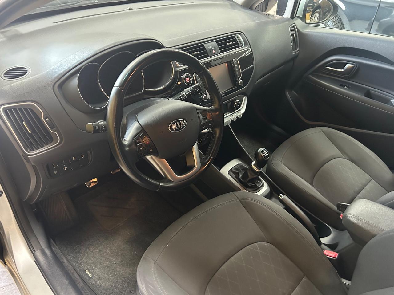 KIA RIO 1.4 Crdi 90 cv “FULL LED/NAVI/RETRO”-2015