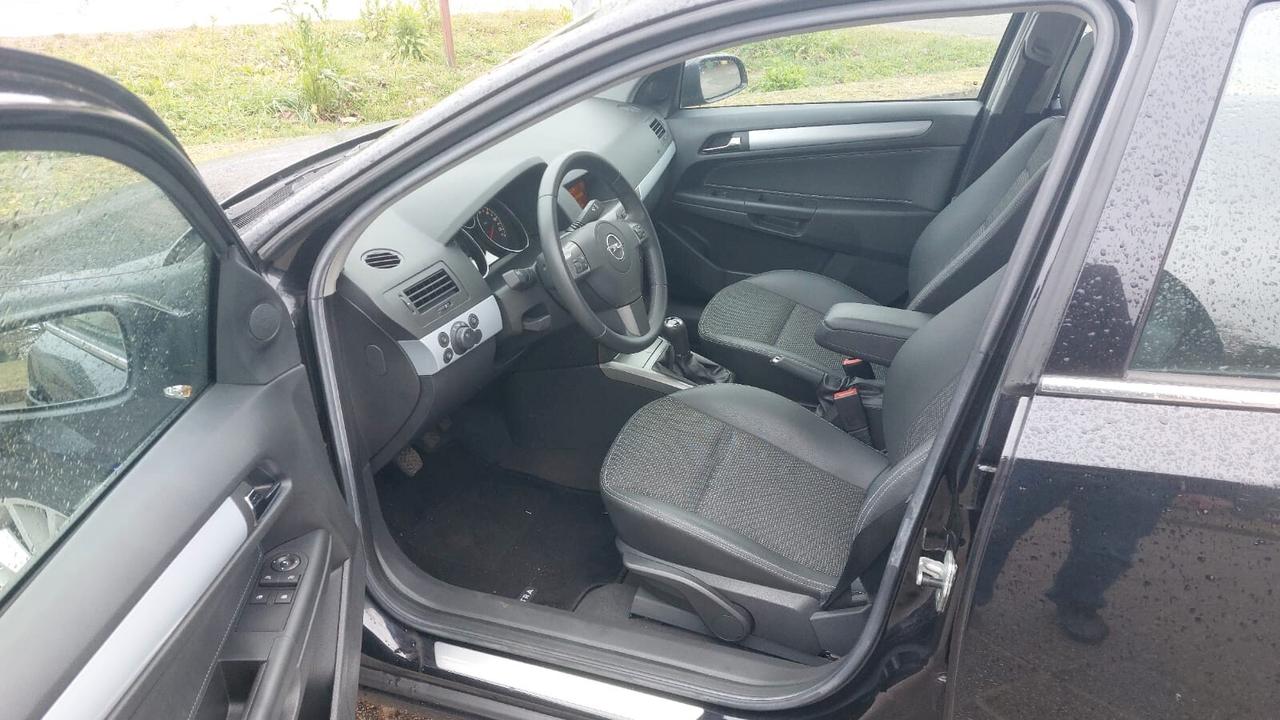 Opel Astra 1.7 CDTI 101CV 5 porte Cosmo