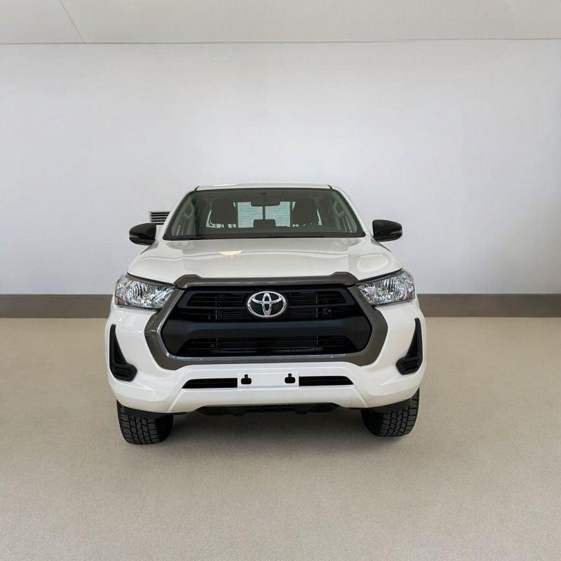 Toyota Hilux 2.4 D-4D A/T 4WD 4 porte Double Cab Comfort