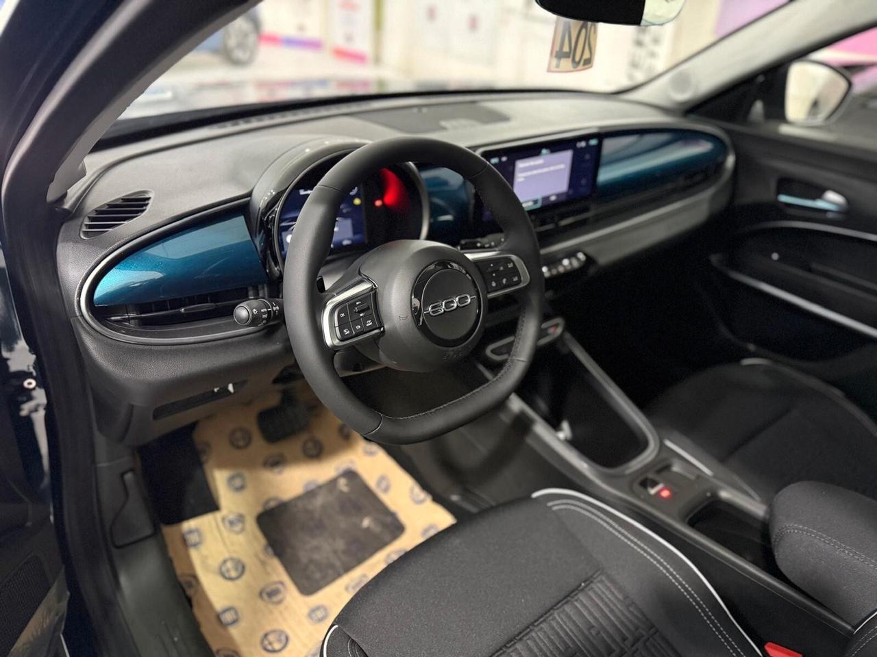 Fiat 600 Hybrid 110 CV SERIE SPECIALE 2025