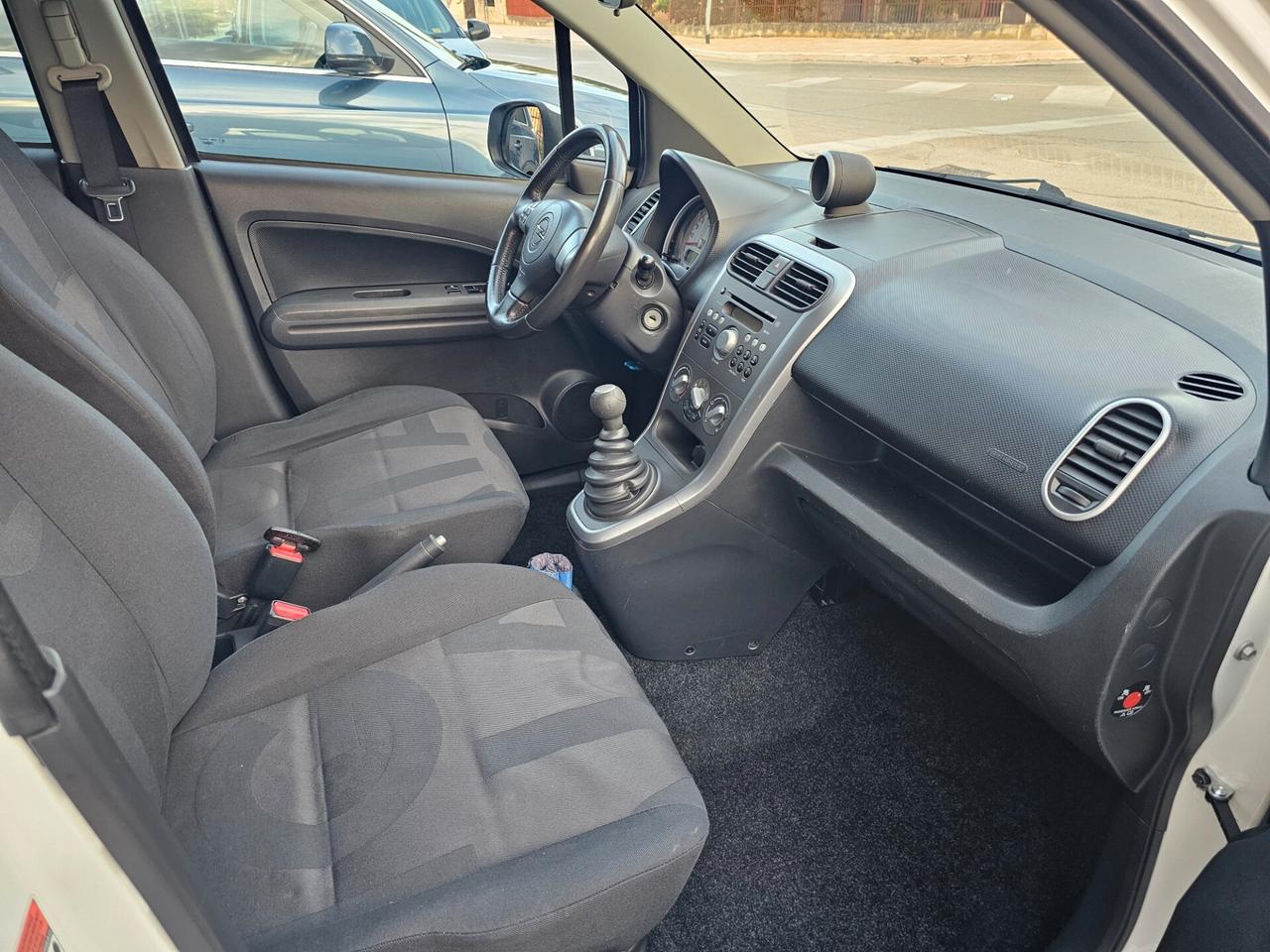 Opel Agila 1.2 16V 86CV GPL-TECH Enjoy