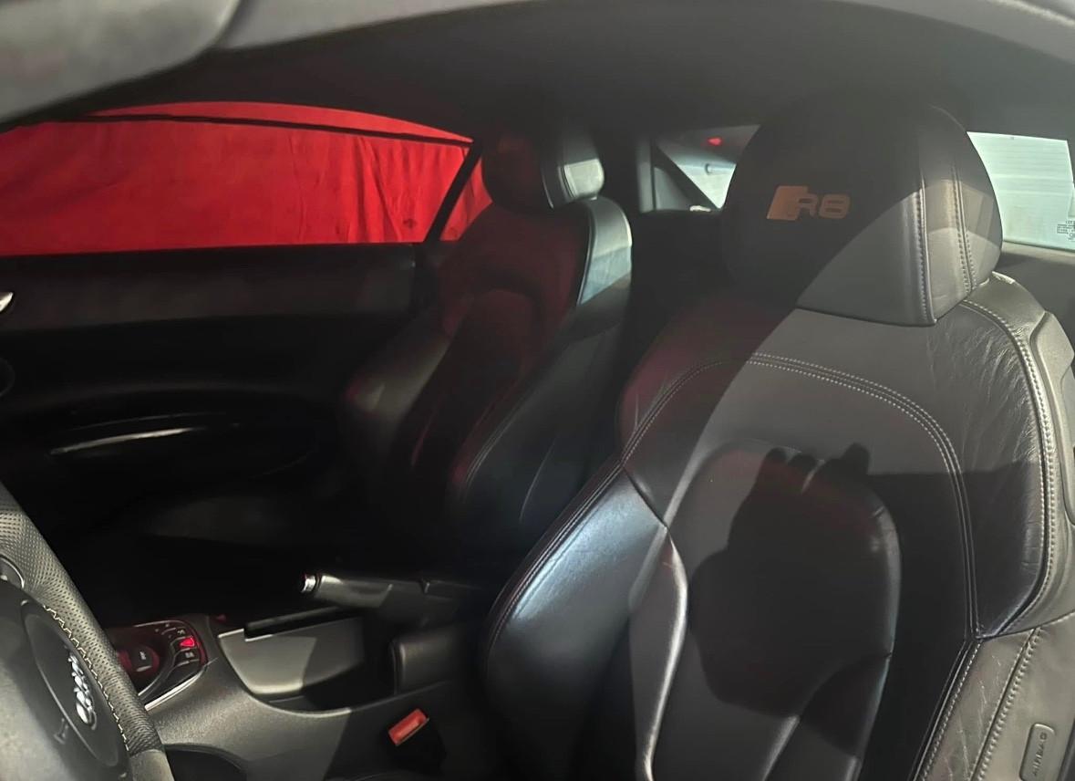 Audi R8 4.2 V8 FSI quattro
