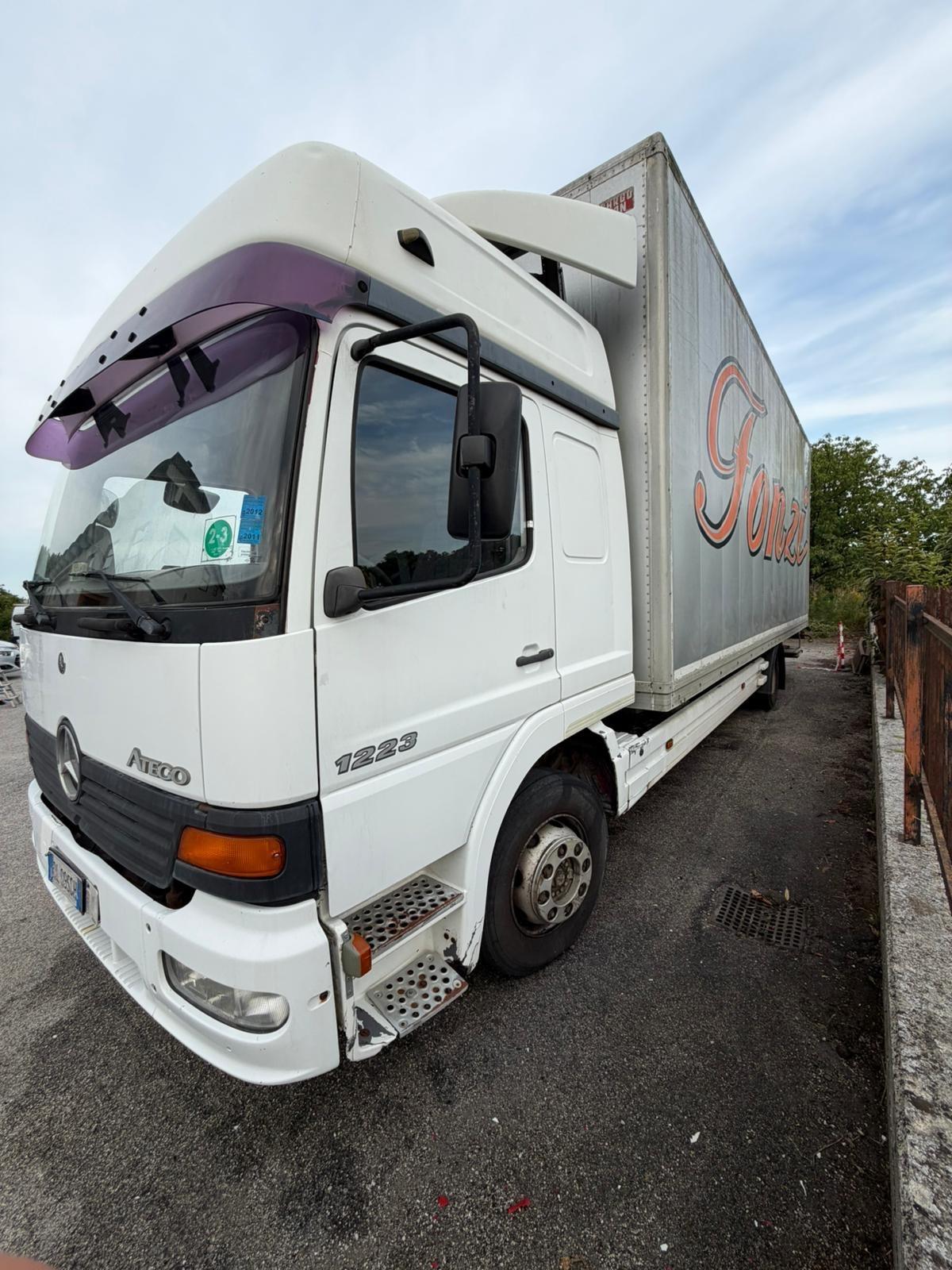 Mercedes atego 2003 6.3 diesel sponda idraulica