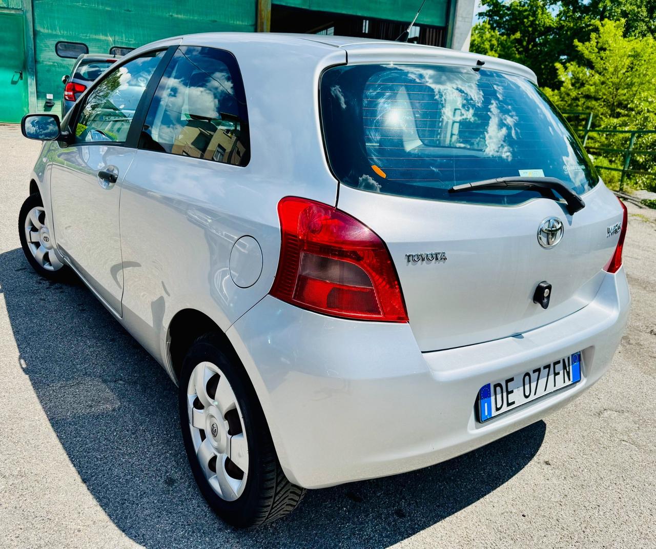 Toyota Yaris 1.0 3 porte Ok Neopatentati