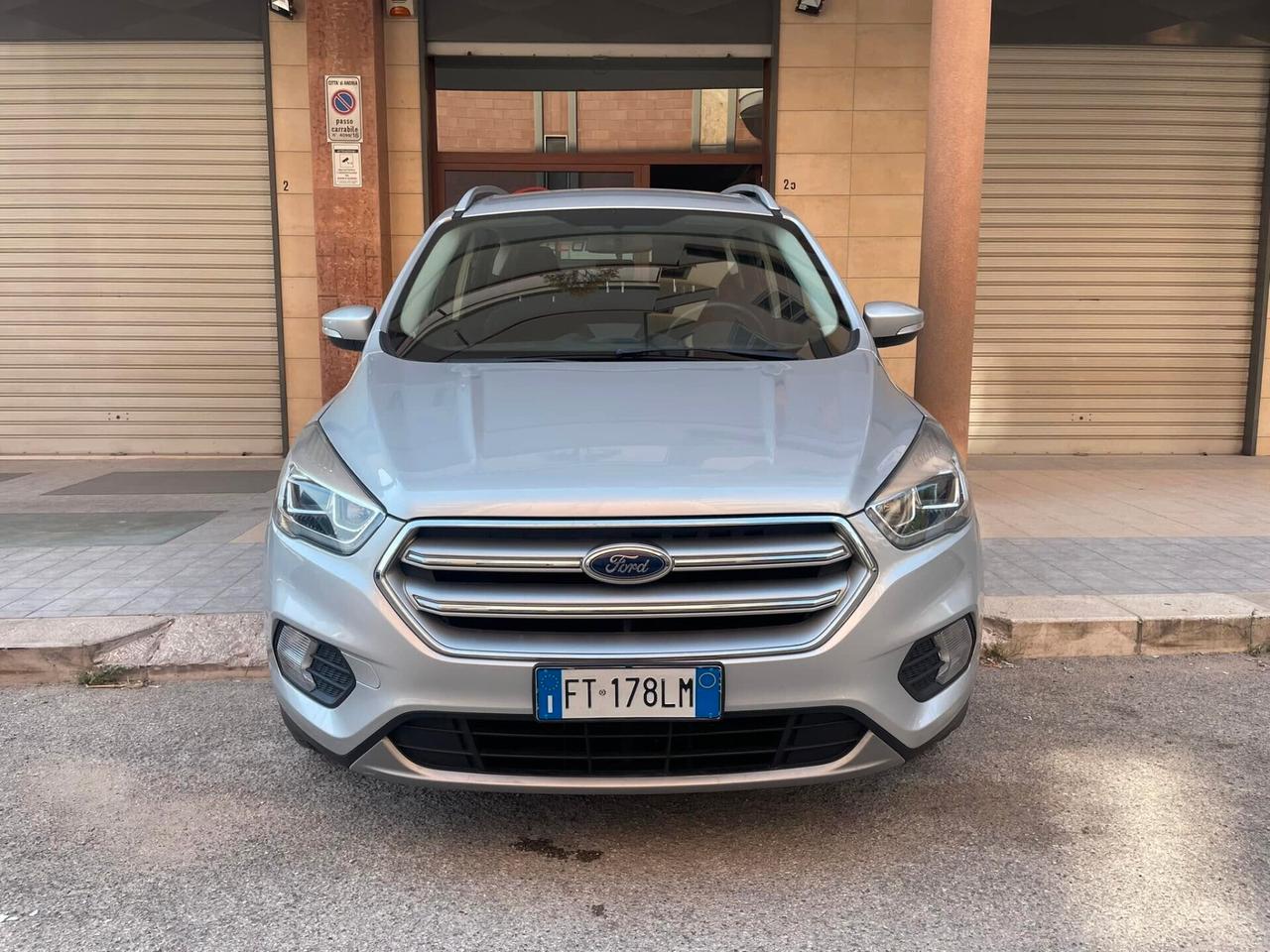 Ford Kuga 2.0 TDCI 120 CV S&S 2WD Powershift TITANIUM