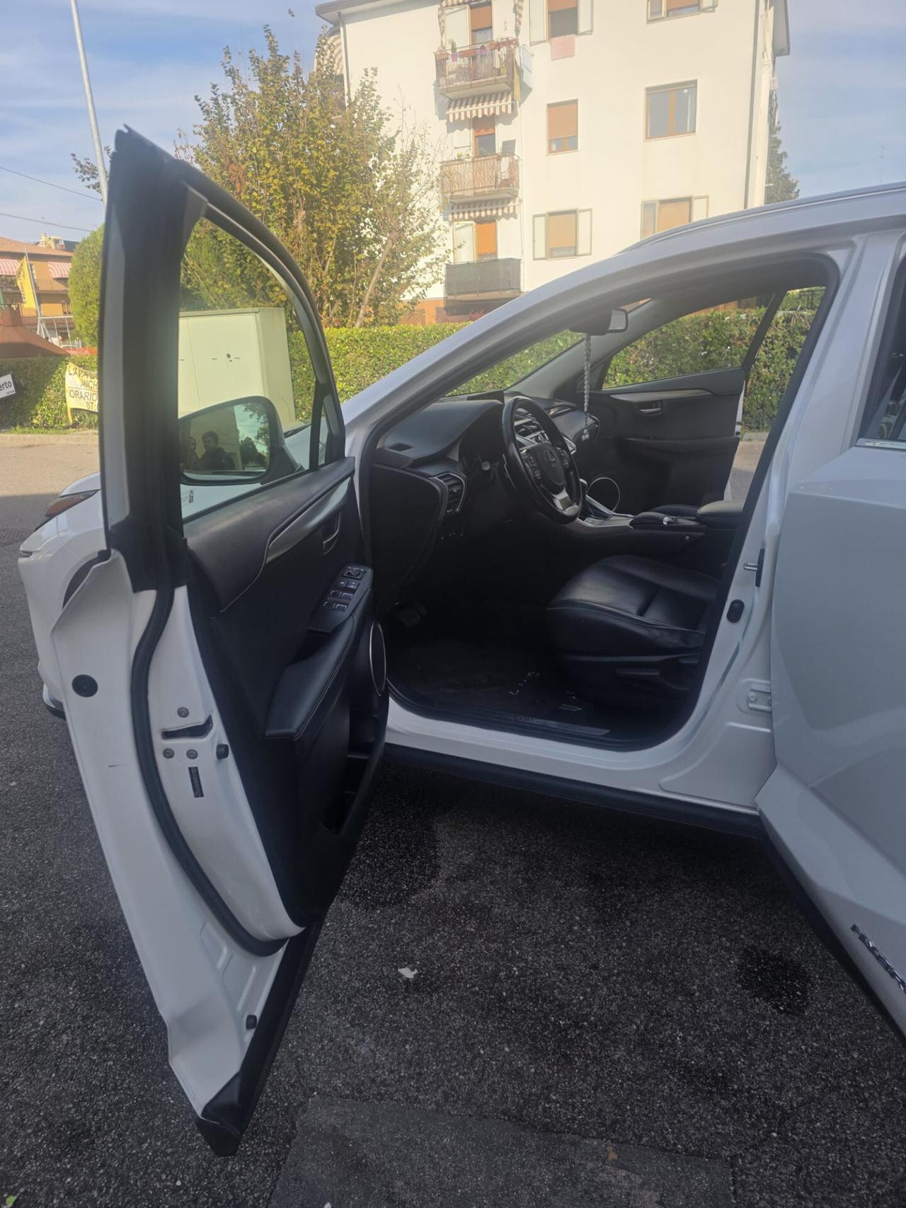 Lexus NX 300h Hybrid 4WD Premium