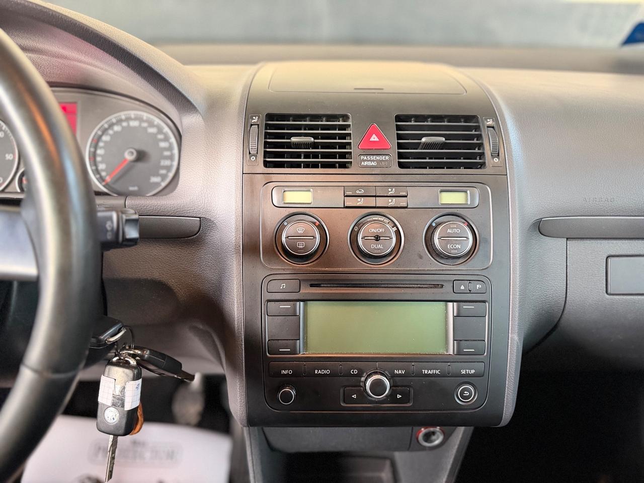 Volkswagen Touran 2.0 TDI DPF Highline AUTOCARRO