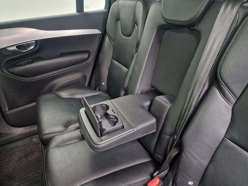Volvo XC90 D5 AWD Geartronic 7 posti Momentum Euro 6 D-Temp