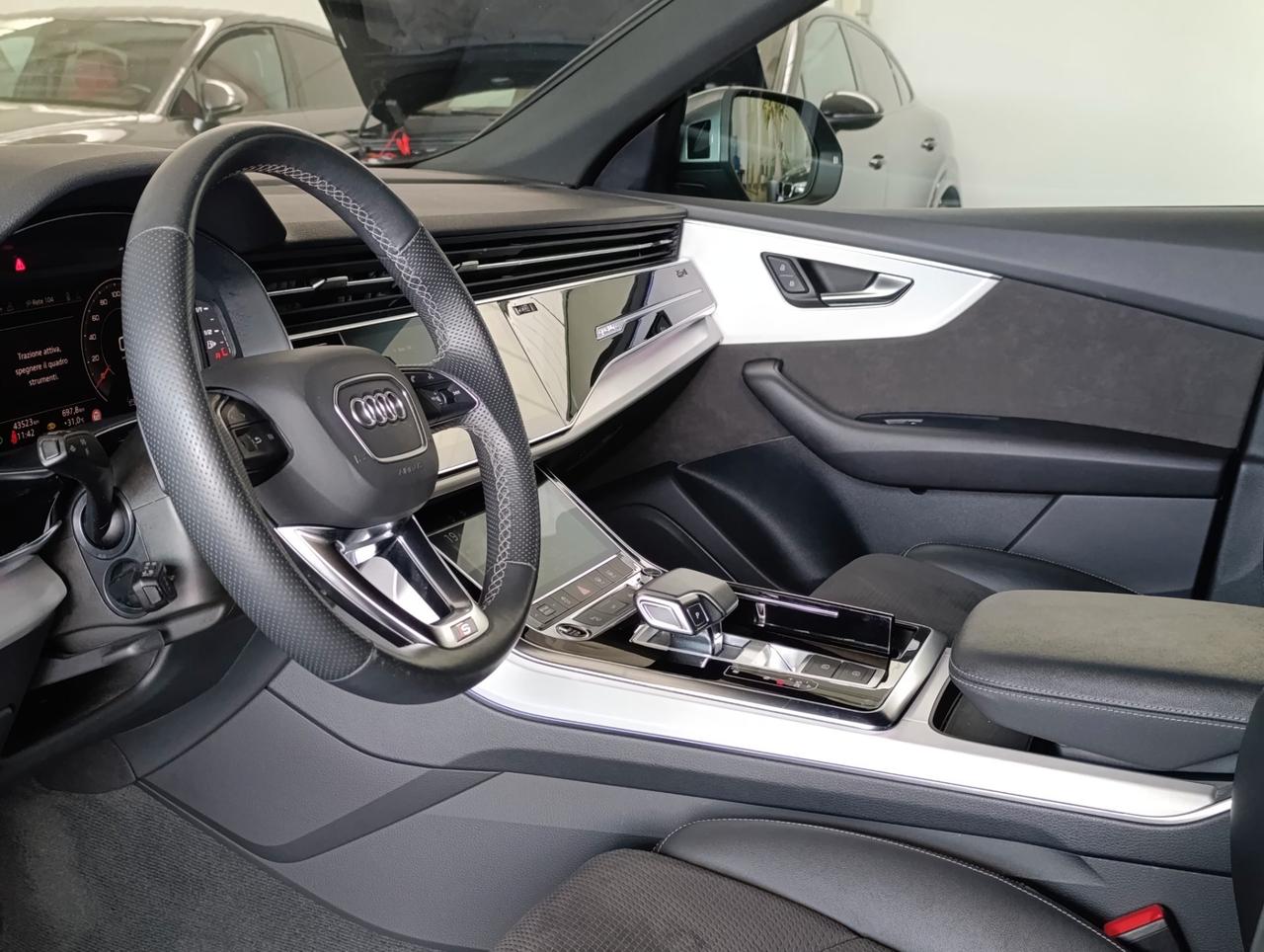 Audi Q8 55 3.0 tfsi mhev Sport quattro tiptronic