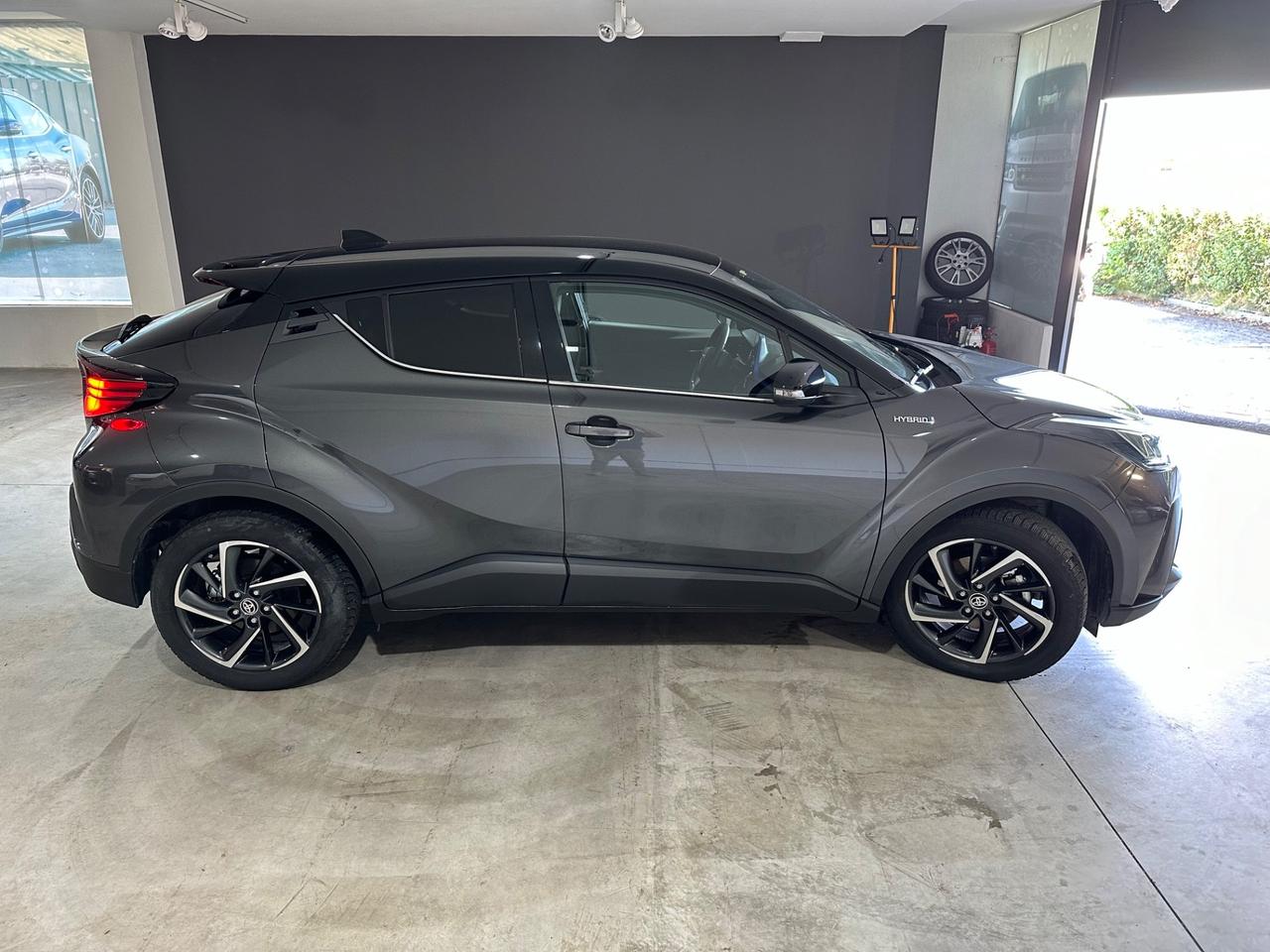 Toyota C-HR 2.0 Hybrid E-CVT Style