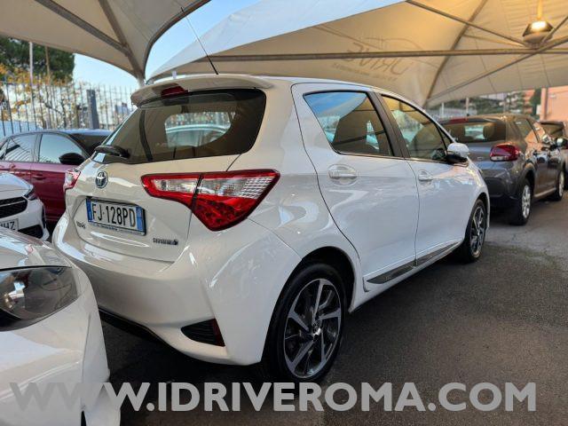 TOYOTA Yaris 1.5 Hybrid 'White Edition' TETTO PANORAMICO