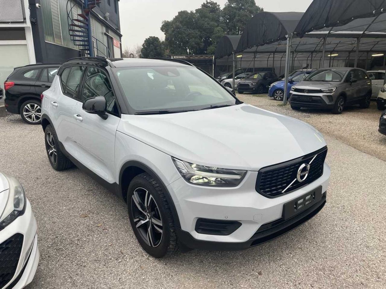 VOLVOXC40 (2017-->)D4 AWD Geartronic R-design