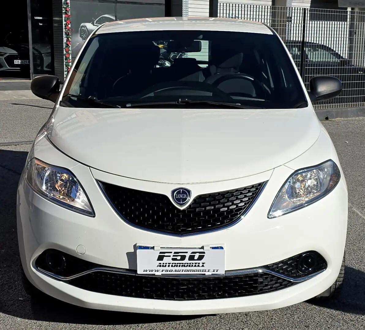 Lancia Ypsilon 1.2 69 CV 5 porte GPL Ecochic Gold