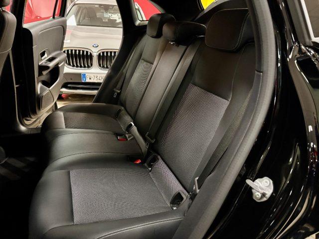 MERCEDES-BENZ GLA 200 d Automatic Sport UNIPRO - NIGHT BLACK EDITION