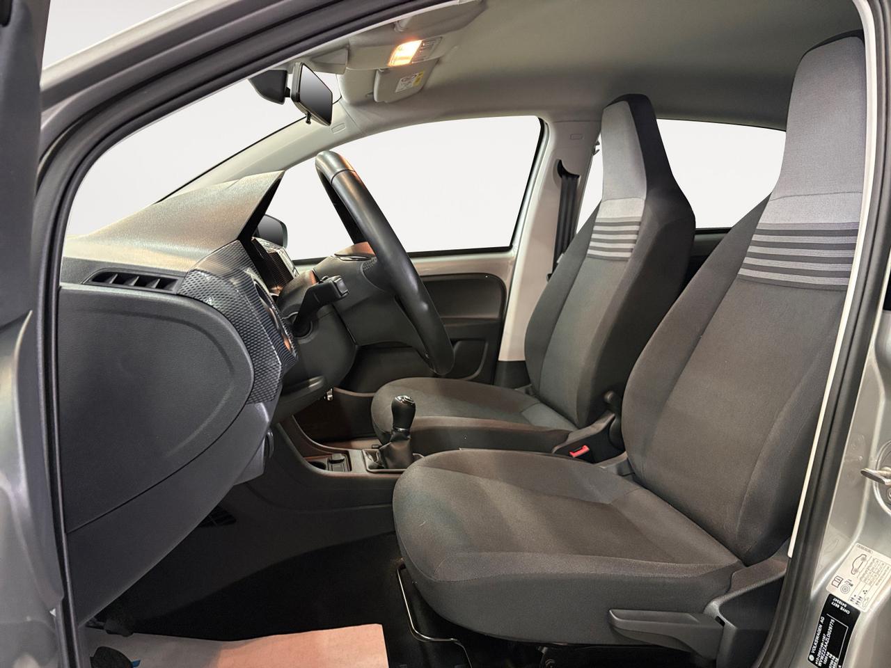 Volkswagen up! 5p 1.0 Move up! 60cv R-line esterior