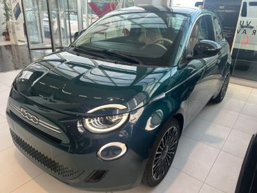 FIAT 500 Berlina Hybrid La Prima