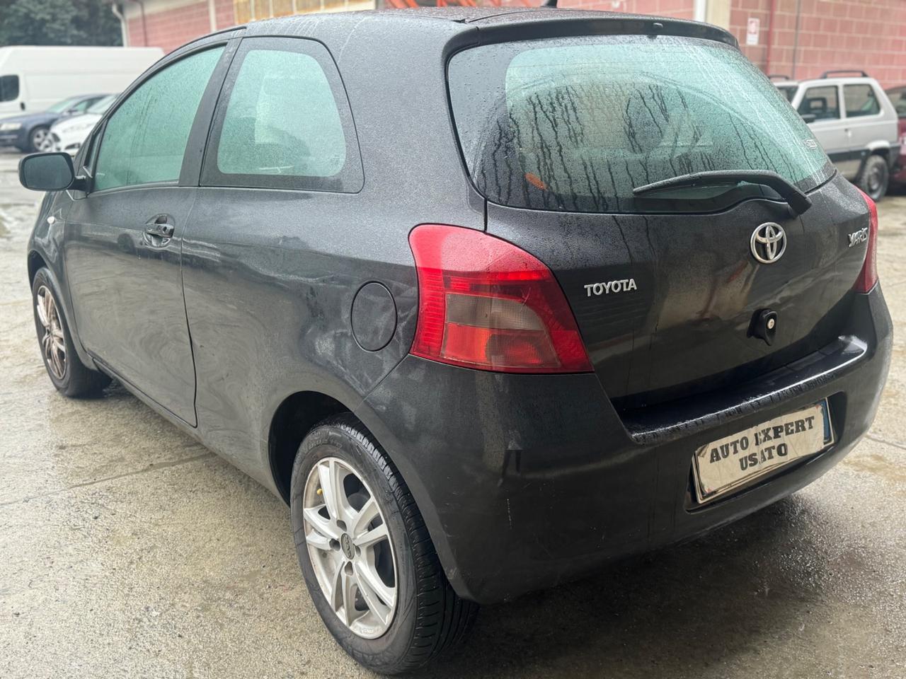 Toyota Yaris 1.0 3 porte Sol