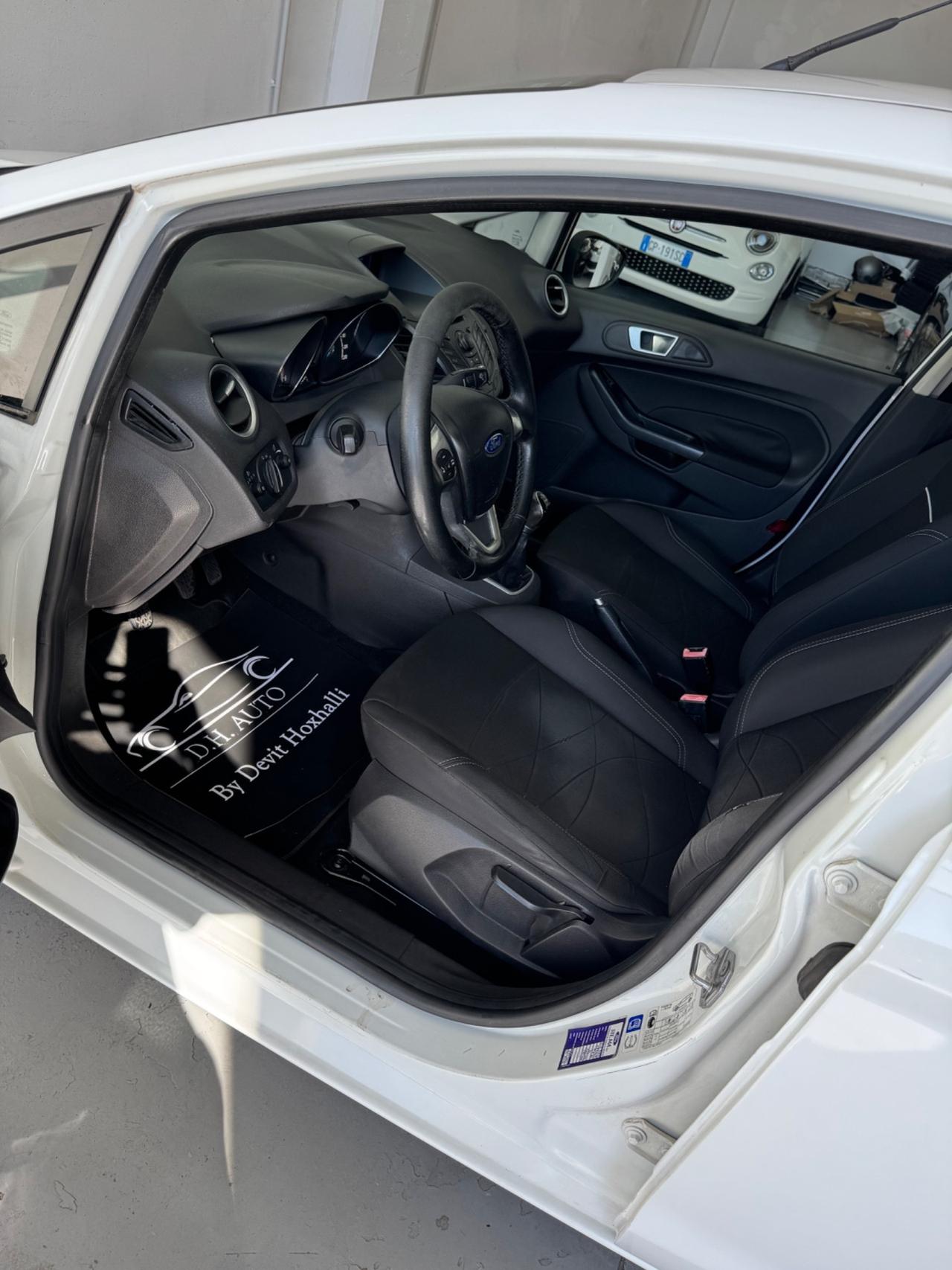 Ford Fiesta 1.5 TDCi 75CV 5 porte Titanium